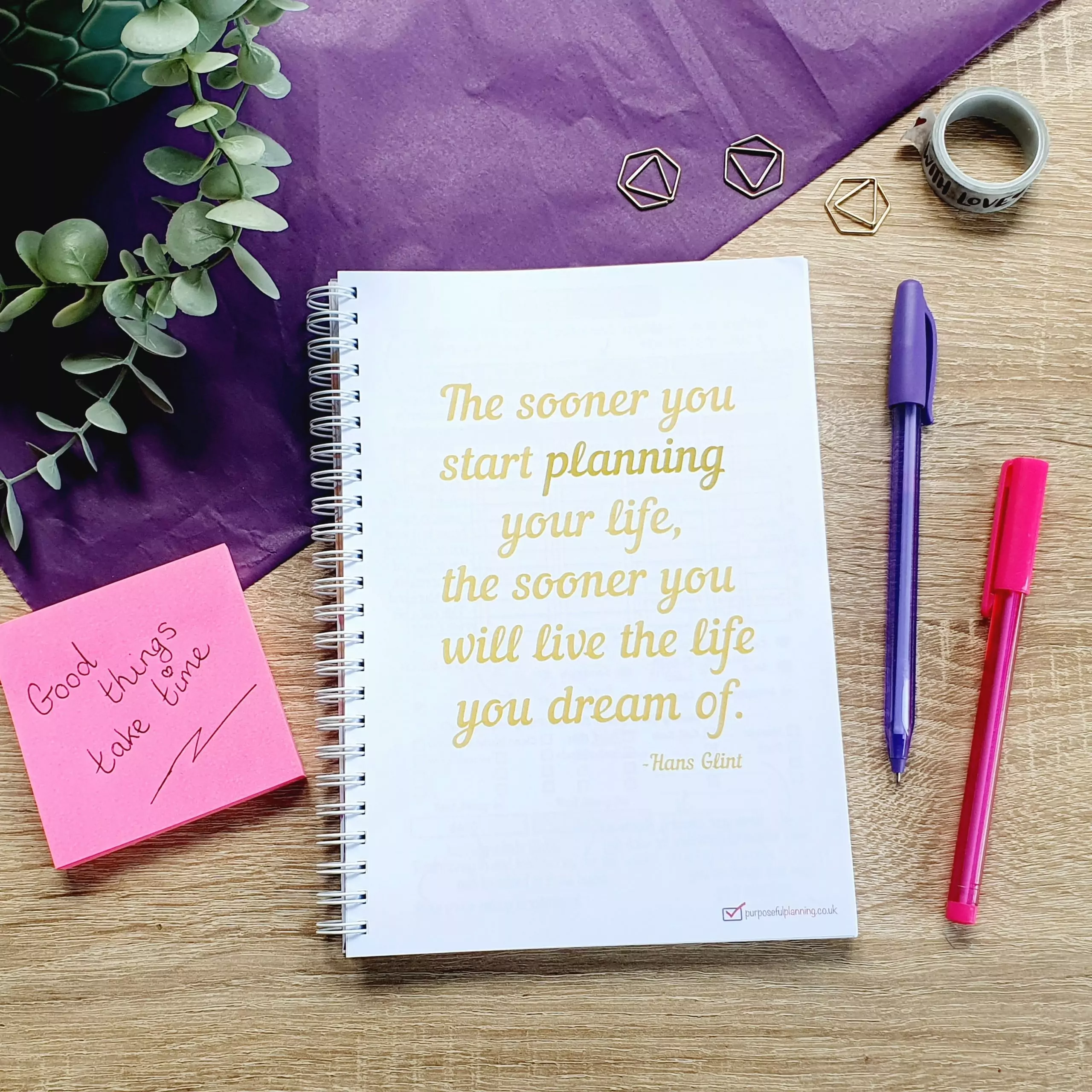 First page of the weekly life planner showing a motivational quote in gold font.